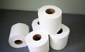 Comenzó el pago de la compensación del papel higiénico