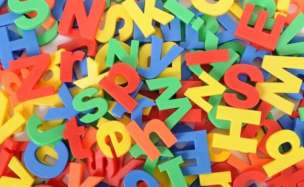 DE LATINX A LATINE Y LA DICTADURA DEL LENGUAJE