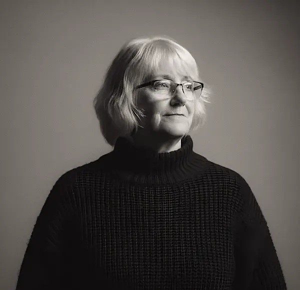 LOLA FERNÁNDEZ:
