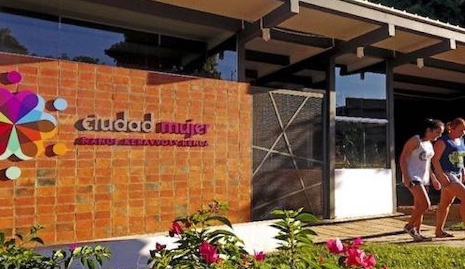 Refuerzan formación del personal de salud de Ciudad Mujer
