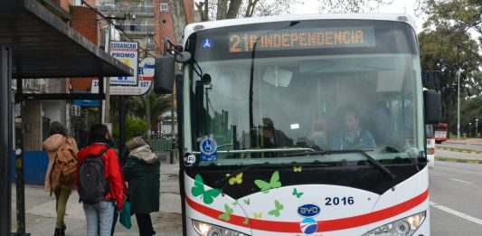 Transición hacia un sistema de transporte eléctrico que incluya a la mujer