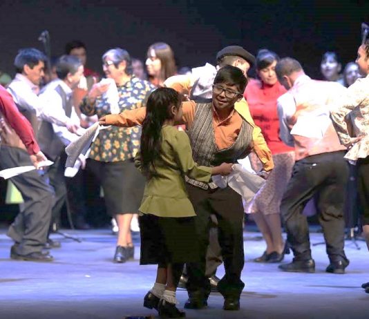 Inauguración del Centro Cultural de Castro junto a la comunidad y artistas locales