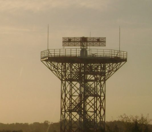 Comenzó la modernización de radares que controlan el tráfico aéreo en todo el país