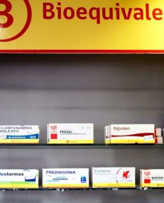 Estudio de Sernac revela diferencias de hasta $55 mil entre medicamentos bioequivalentes y de marca