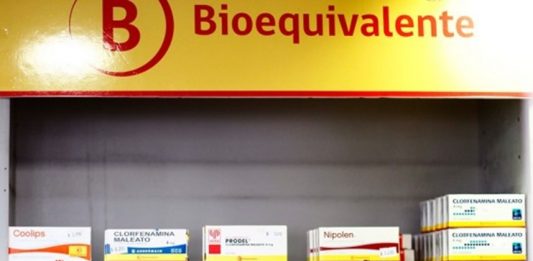 Estudio de Sernac revela diferencias de hasta $55 mil entre medicamentos bioequivalentes y de marca