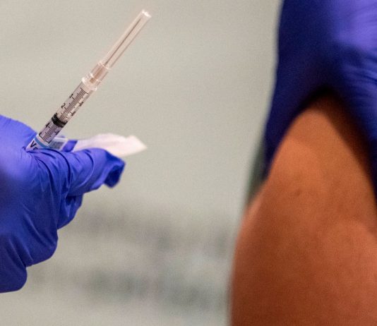 CÓMO LA VACUNACIÓN MASIVA DETUVO UN VIRUS ASESINO QUE AMENAZÓ A ESCOCIA EN 1950