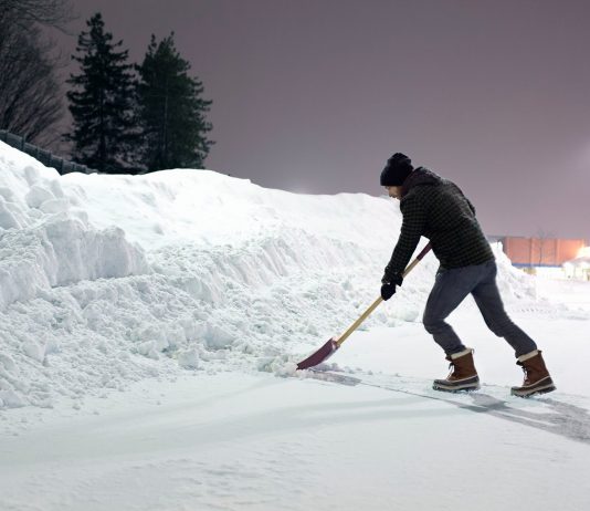 PALEAR LA NIEVE PUEDE SER PELIGROSO PARA EL CORAZÓN