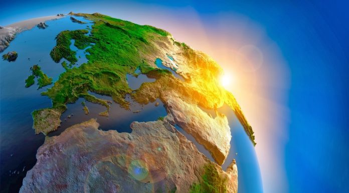 LOS ESPEJOS NO MIENTEN, LA TIERRA TAMPOCO