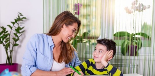 DIEZ FORMAS SENCILLAS PARA MEJORAR LA INTELIGENCIA DE SU HIJO