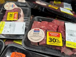 LAS TIENDAS DE COMESTIBLES QUE DONAN ALIMENTOS CADUCADOS, EN LUGAR DE DESECHARLOS O DESCONTAR LOS PRECIOS, OBTIENEN MAYORES GANANCIAS